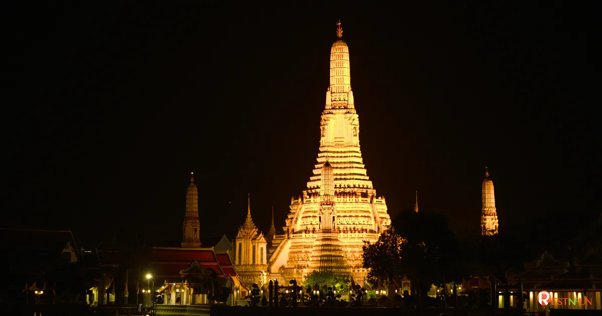 ล่องเรือดินเนอร์ไวท์ออร์คิด ริเวอร์ครูซส์ผ่านวัดอรุณราชวราราม